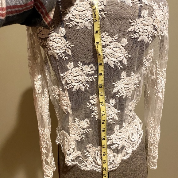 Custom lace jacket - Picture 3 of 8